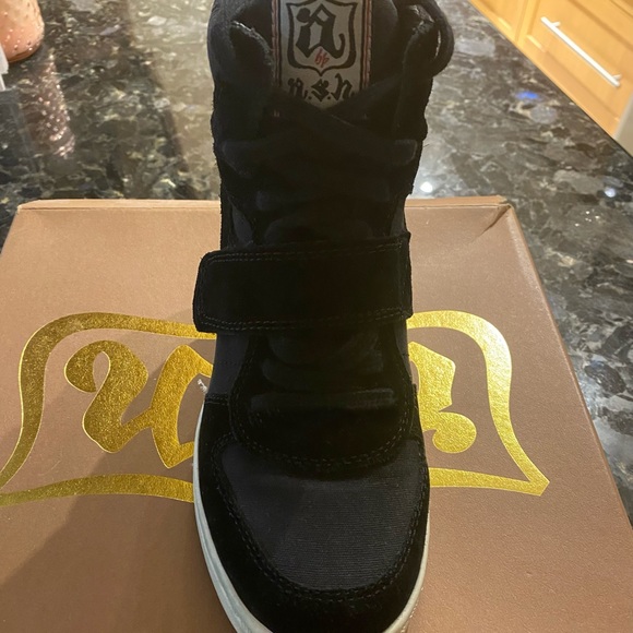 NWT Ash Bowie Suede Sneaker - size 37 - Picture 2 of 3